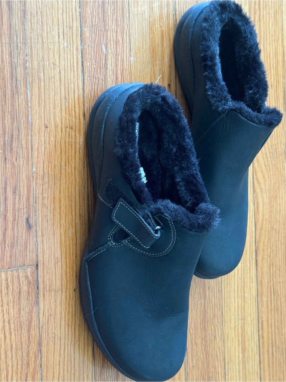 Clark's Black Faux-Fur Lined Slip-On Clog for Women
